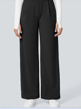 New with imperfections: Halara Flex™ DayStretch High Waisted Pocket Straight Leg